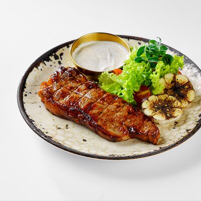 Стейк стриплойн в Баклажан по цене 3080 ₽