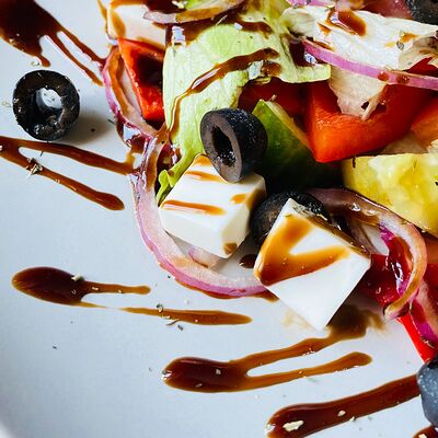 Салат Греческий в Full house по цене 384 ₽