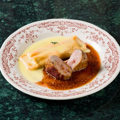 Утиное филе, равиоль, горгонзола, тыква в Fiorentini по цене 1060 ₽