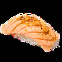 Суши с опаленным лососем в Суши Пятница