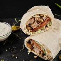 Шаурма по-болгарски с куриным шашлыком в Duner на углях