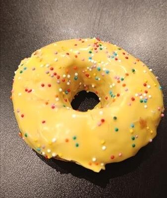 Пончик банан в Kuzina по цене 199 ₽