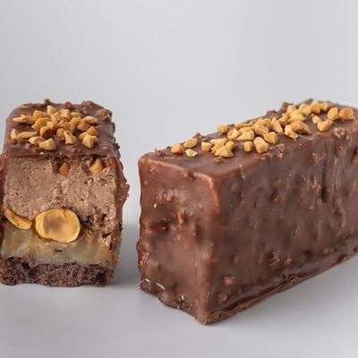 Пирожное Шоколадная ириска в Мамин Cake по цене 469 ₽