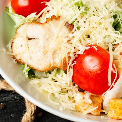 Салат Цезарь в Мегаролл по цене 420 ₽