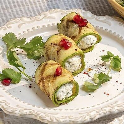 Рулетики из цукини на гриле в Хочу Пури по цене 350 ₽