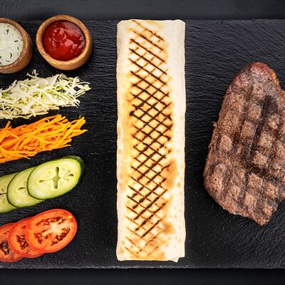 Шаурма классическая с говядиной L в Shawarmahouse по цене 700 ₽