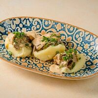 Индейка на гриле с картофельным пюре и соусом из вёшенок в Сайёра