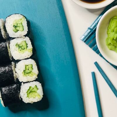 Классический ролл огурец в Barbara Пироги/Пицца/Роллы по цене 200 ₽