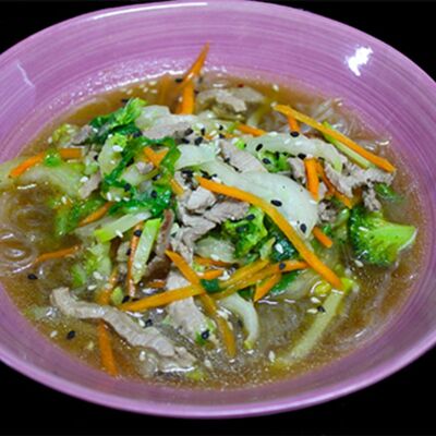 Вьетнамский суп из говядины в Лапшичная №1 по цене 495 ₽