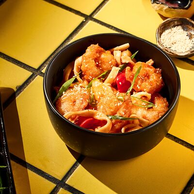 Вок Тигровые креветки в кисло-сладком соусе в Bao по цене 595 ₽