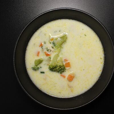 Суп сливочный с курицей в Оsaka по цене 380 ₽