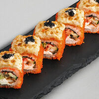 Ролл пармеджано с креветкой и угрем в Mojo