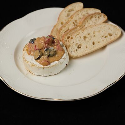 Запеченный Камамбер в Duran по цене 990 ₽