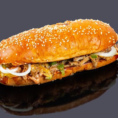 Сэндвич Филадельфия в Булка и Мясо по цене 440 ₽