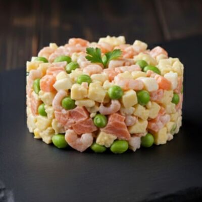 Оливье с лососем и креветкой в ОЛИО пицца и суши по цене 490 ₽