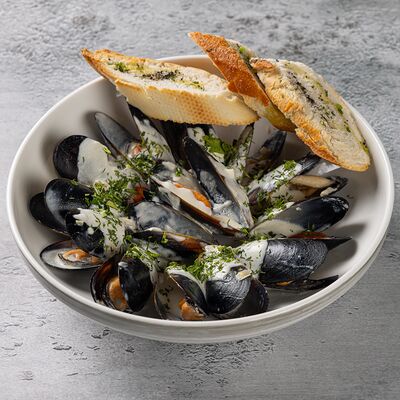 Мидии с соусом горгонзола в Ресторанчик по цене 990 ₽