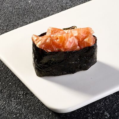 Гункан Лосось в Takamura Sushi по цене 150 ₽