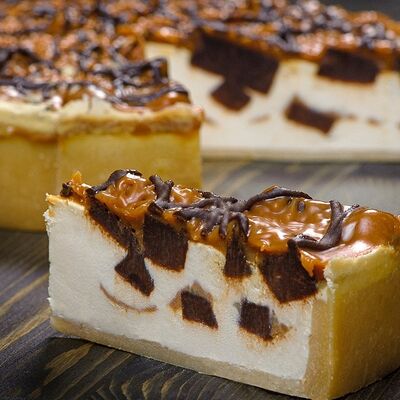 Чизкейк-брауни с карамелью в Swag Sushi по цене 440 ₽