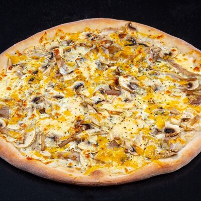 Пицца курица с грибами в Булка и Мясо по цене 1060 ₽