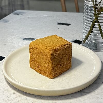 Медовик в MAYAR по цене 550 ₽