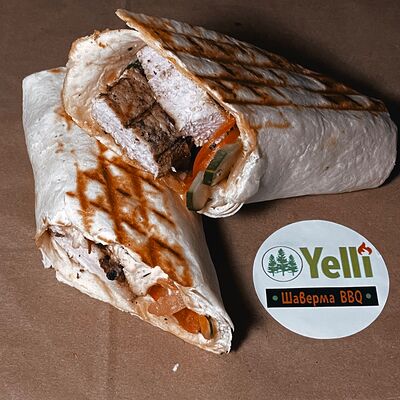 Шаурма со свининой большая в Yelli food по цене 320 ₽
