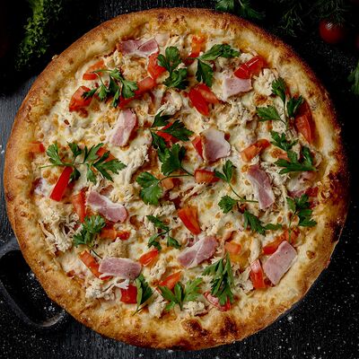 Пицца Карбонара 30 см в Hot Pizza по цене 850 ₽