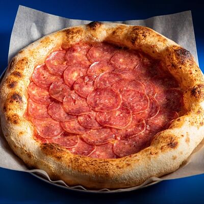 Пицца Пепперони в Mates Pizza по цене 1500 ₽