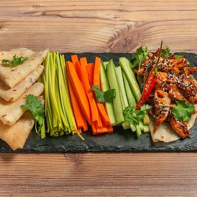 Курица по-пекински в Соло по цене 520 ₽