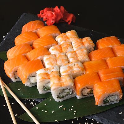 Сет Филадельфия в Caviar Rolls по цене 2600 ₽