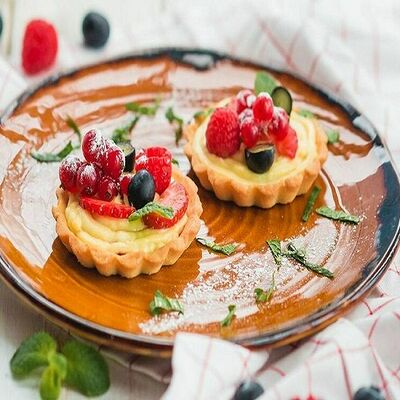 Тарталетка с ягодами и джемом в Баклажан в ТЦ 