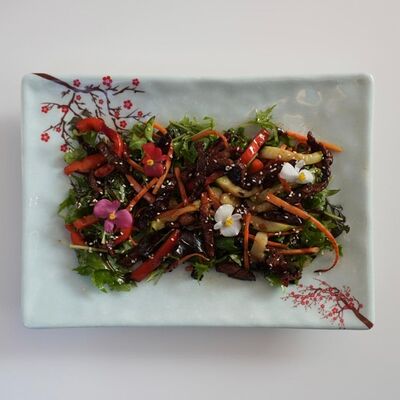 Теплый салат с говядиной в Domo по цене 750 ₽