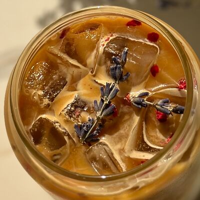 Айс-латте в Мрамор кофе по цене 300 ₽