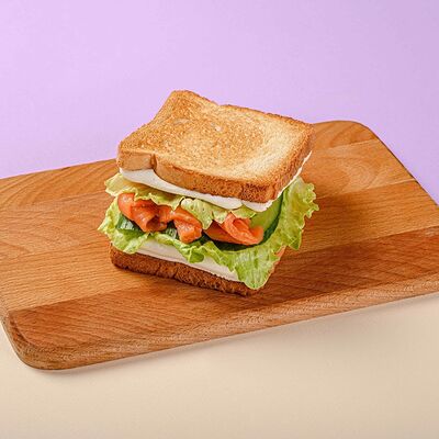 Сэндвич с лососем и творожным сыром в Круглое катаем по цене 419 ₽