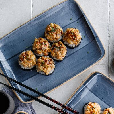 Запеченный ролл с тунцом в Пряности & Радости на Васильевском по цене 690