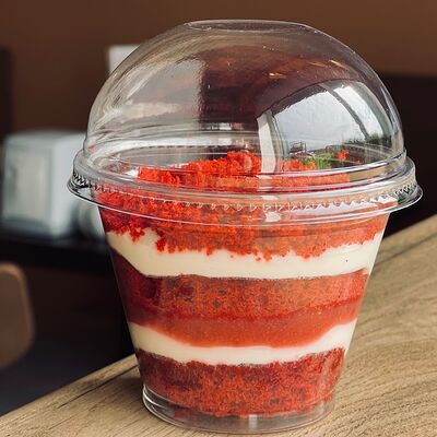 Трайфл «Красный бархат» с клубничной прослойкой в Компот по цене 309 ₽