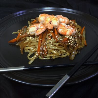 Лапша Удон с креветками в Sushiko по цене 709 ₽