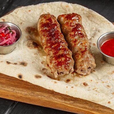 Люля-кебаб из телятины в Сапфир Premium HITS & GRILL по цене 850 ₽