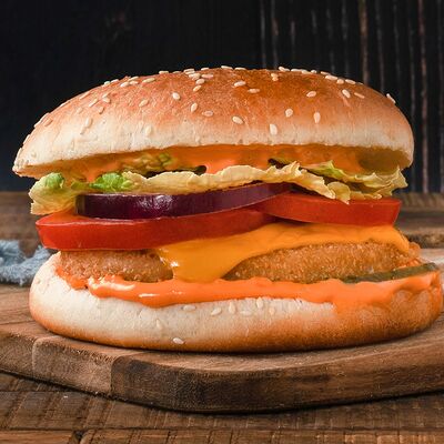 Бургер классик с курицей в Grand Шаверма по цене 450 ₽