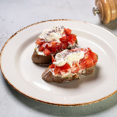 Тапас с томатами и страчателлой в Чайка по цене 360 ₽