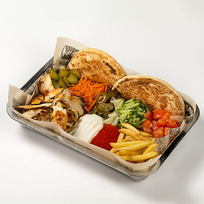 Шаверма на тарелке в #ЛАВАШ по цене 550 ₽