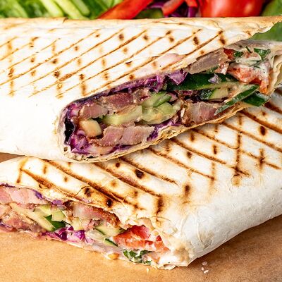 Шаурма фирменная со свининой в Bourbon по цене 395 ₽