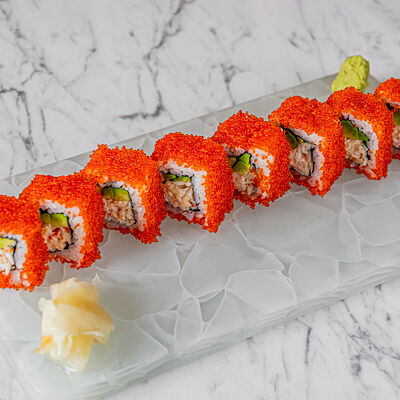 Ролл Калифорния с камчатским крабомв Dragon по цене 1890 ₽