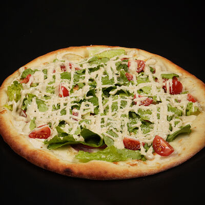 Пицца Цезарь на сливочной основе 30 см в Ямал еда по цене 850 ₽