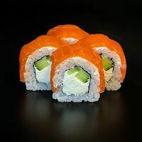 Филадельфия с огурцом в Yummy Sushi