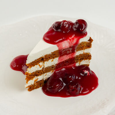 Морковный торт в Loona по цене 550 ₽