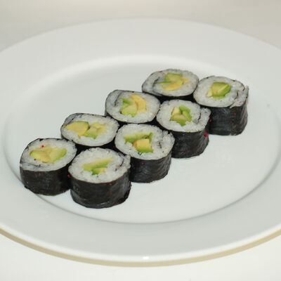 Ролл Классический с авокадо в Гиро-пицца по цене 120 ₽