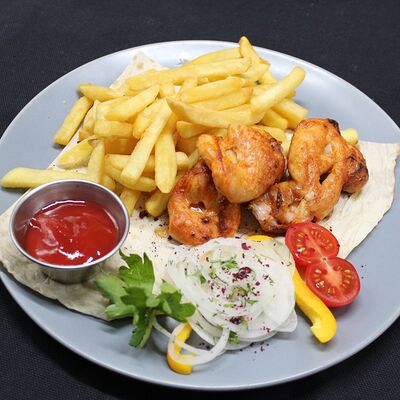 Шашлычок куриный с картофелем фри в Кафе Хинкальная по цене 440 ₽