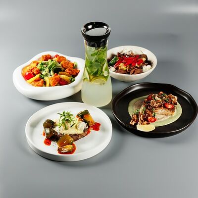 Романтический ужин для двоих в 1st Gallery Lounge по цене 3860 ₽