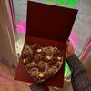 Клубника и малина в молочном шоколаде Подарочный бокс в Suleimans Cafe Halal по цене 8800