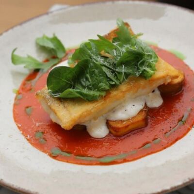 Филе судака с молодым картофелем и соусом неополитана в Беллуччи по цене 960